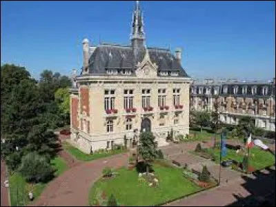 Cette ville de banlieue parisienne, peuplée de 14 700 habitants, sous-préfecture de la Seine-Saint-Denis, c'est ...