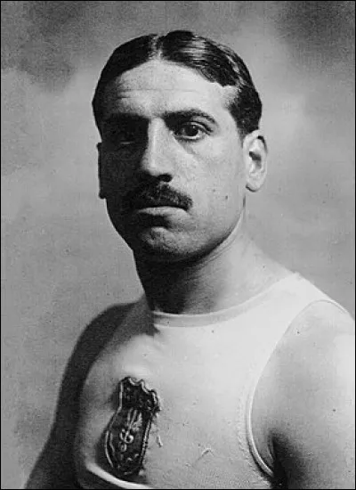 Qui remporte une m&eacute;daille d'argent aux Jeux olympiques d'&eacute;t&eacute; de 1912 de Stockholm sur 5 000 m&egrave;tres ?