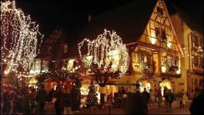 Je vous emmène en Bourgogne-Franche-Comté, au marché de Noël d'Étueffont. Village du parc naturel régional des Ballons des Vosges, ils e situe dans le département ...