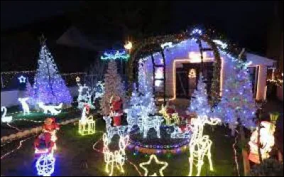 Cette maison de Châtillon vous en met plein les yeux. Ville Altoséquanaise, elle se situe en région ...
