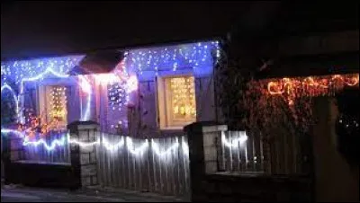 Nous sommes maintenant en Lozère, à Badaroux. Nous nous trouvons dans l'ex région ...