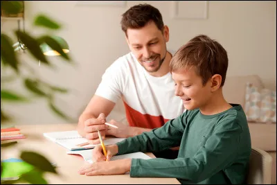Et à propos des devoirs, en donnes-tu ?