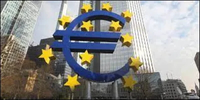 En janvier, quel pays a rejoint la zone euro et l'espace Schengen ?