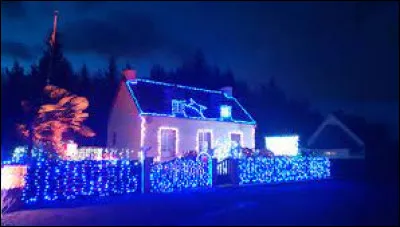 Cette maison scintillante se trouve en Bretagne, à Quessoy. Ville de l'aire d'attraction Briochine, elle se situe dans le département ...