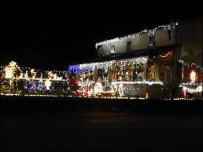 Nous sommes en Occitanie, à Soueix-Rogalle. Village de l'arrondissemennt de Saint-Girons, il se situe dans le département ...