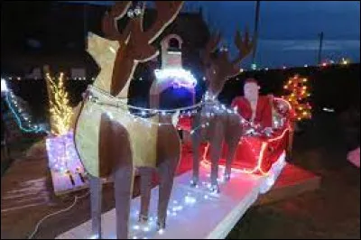 Nous avons trouvé le Père Noël : il est à Ailly-le-Haut-Clocher. Commune Samarienne, elle se situe en région ...