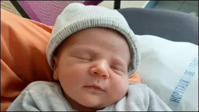 Mon onzième est le participe passé du verbe ''naître''.