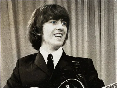 George Harrison était le plus vieux des Beatles.