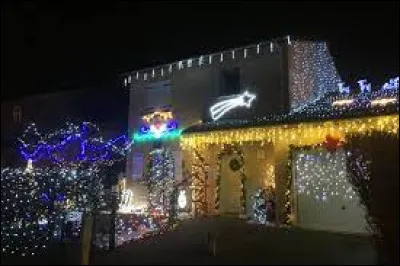 Nous sommes dans la Loire, à Veauchette. Nous nous trouvons en région ...