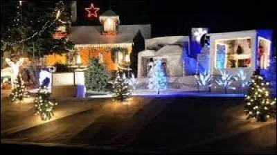 Cette maison se trouve à Port-Guyet. Hameau Tourangeau, dépendant de Saint-Nicolas-de-Bourgueil, il se situe en région ...