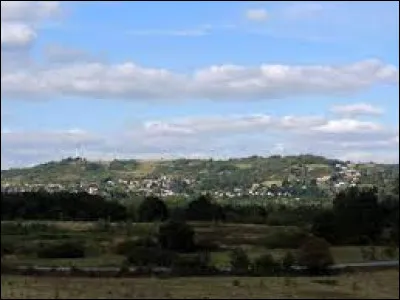 Cette commune du d&eacute;partement de l'Allier, peupl&eacute;e de 1 900 habitants, situ&eacute;e dans la p&eacute;riph&eacute;rie de Vichy, c'est ...