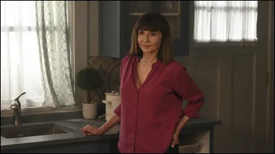 Et donc, cette femme est :