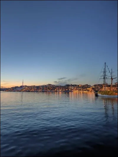 Voici une vue sur la ville d'Oslo. Quel nom la capitale norvégienne portait-elle jusqu'en 1925 ?