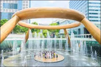 Dans quel pays peut-on voir la Fontaine de la Richesse ?