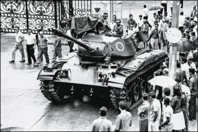 Ce 31 mars, au Brésil, un coup d'Etat renverse la république ; le maréchal Castelo Branco installe une dictature militaire : c'était en ...