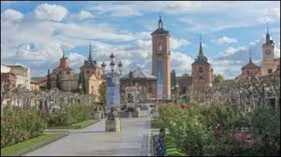 Cette ville espagnole de 195 000 habitants, située à 30 km au nord de Madrid, c'est ...