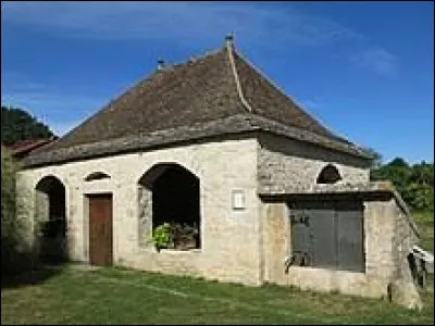 Laives est un village Saône-et-Loirien. Il se situe dans l'ancienne région ...