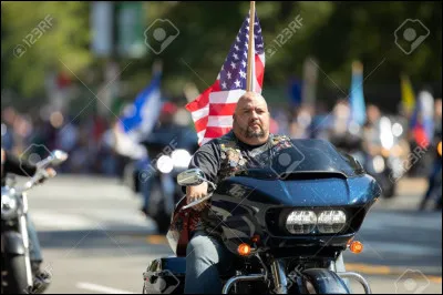 "L'Homme à la moto" est une chanson interprétée par ...