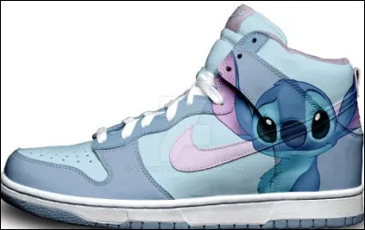 Tu ne sais pas quoi mettre à tes pieds pour demain, tu optes pour :