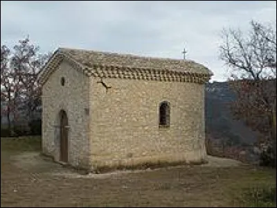 Voici la chapelle Sainte-Marguerite, à Combovin. Village de l'aire d'attraction Valentinoise, il se situe dans le département ...