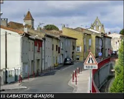 Village Audois, Labastide-d'Anjou se situe dans l'ex région ...