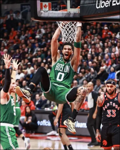 A quel poste joue-t-il ?