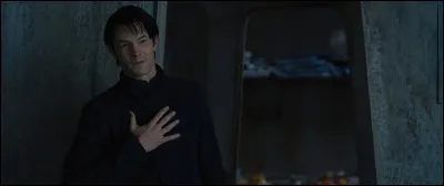Ce personnage joué par Jim Sturgess est dans la partie du film qui se déroule en...