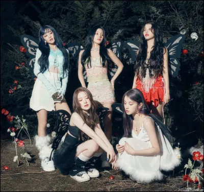 Quel jour est sorti leur titre "Queencard" ?