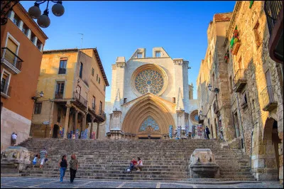 La ville de Tarragone est située...