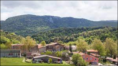 Nous commençons cette nouvelle promenade dans les Corbières, à Cubières-sur-Cinoble. Petit village de 83 habitants, il se situe dans le département ...