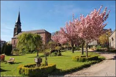 Village de l'arrondissement d'Avesnes-sur-Helpe, Le Favril se situe dans l'ex région ...
