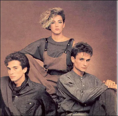 Quel est ce groupe mixte de pop espagnol, composé de 3 membres, une chanteuse et 2 frères musiciens, actif de 1979 à 1998 ?