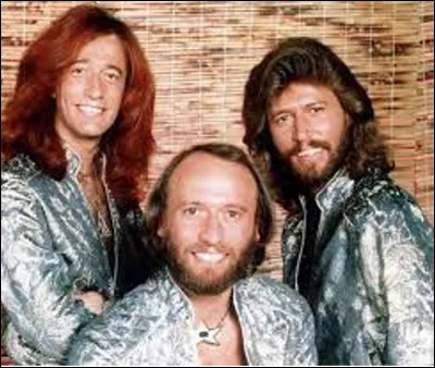 Quel est ce groupe masculin australo-britannique de pop, de rock, de blues et de disco, composé de 3 frères, actif de 1958 à 2012 ?