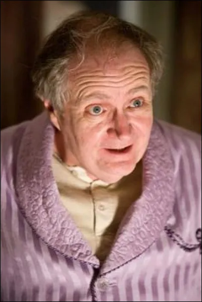 En quoi Slughorn est-il transformé quand Dumbledore et Harry vont le voir ?