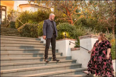 Dans quelle ville Toby travaille-t-il ?