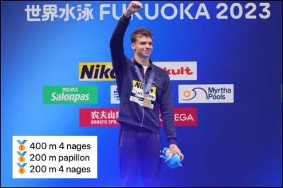 Le 27 juillet 2023, quel nageur Français remporte une troisième médaille d'or en individuel au championnat du monde de natation ?
