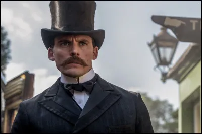 Notre Sherlock Holmes a aussi un frère non ?