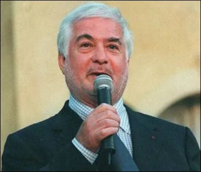 Alors que les directeurs artistiques se sont succédé à la tête du festival depuis René Rabault en 1950, quel fut le plus grand directeur artistique, lui-même angevin, qui a donné ses lettres de noblesse et une renommée nationale au Festival d'Anjou entre 1985 et 2001 ?