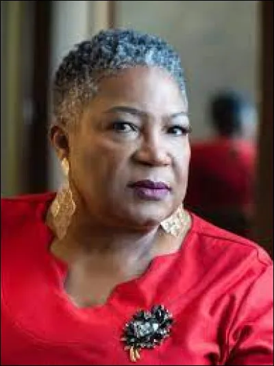 Comment se nomme cette comédienne et femme politique née en Guadeloupe ?