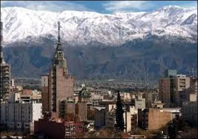 Où se situe la ville de Mendoza ?