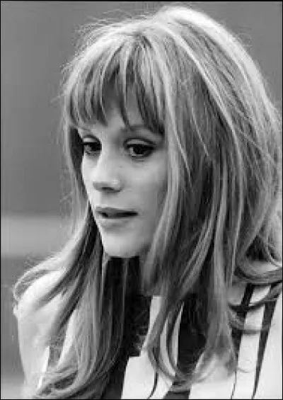 Quelle jolie femme, qui est-ce ?