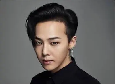 À quel groupe appartient cette idole ?