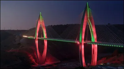 Dans quel pays se trouve ce pont ?