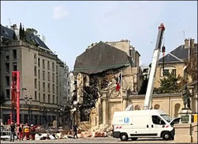 Catastrophe : Dans quelle ville française eut lieu l'explosion de la rue Saint-Jacques, à cause d'une fuite de gaz ?