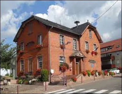Commune de l'aire d'attraction Strasbourgeoise, Ernolsheim-Bruche se situe dans le département ...