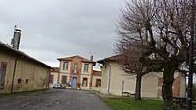 Village occitan, dans l'arrondissement de Muret, Plagnole se trouve dans le département ...