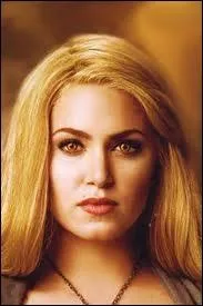 La triste et malheureuse Rosalie Cullen, au sombre pass d'humaine, est l'pouse d'Emmett, et est joue par Nikki Reed. Elle a aussi t vue dans... ?