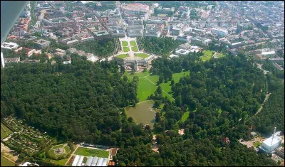 Dans quel pays se trouve Karlsruhe ?