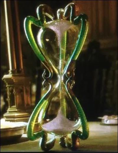 En fonction de quoi s'écoule le sable de ce sablier ?