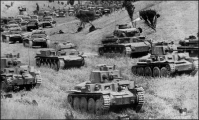 De quel côté attaque l'Allemagne nazie ?